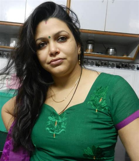 bhabhi leaked pics|Free Beautiful Indian Bhabhi Photos